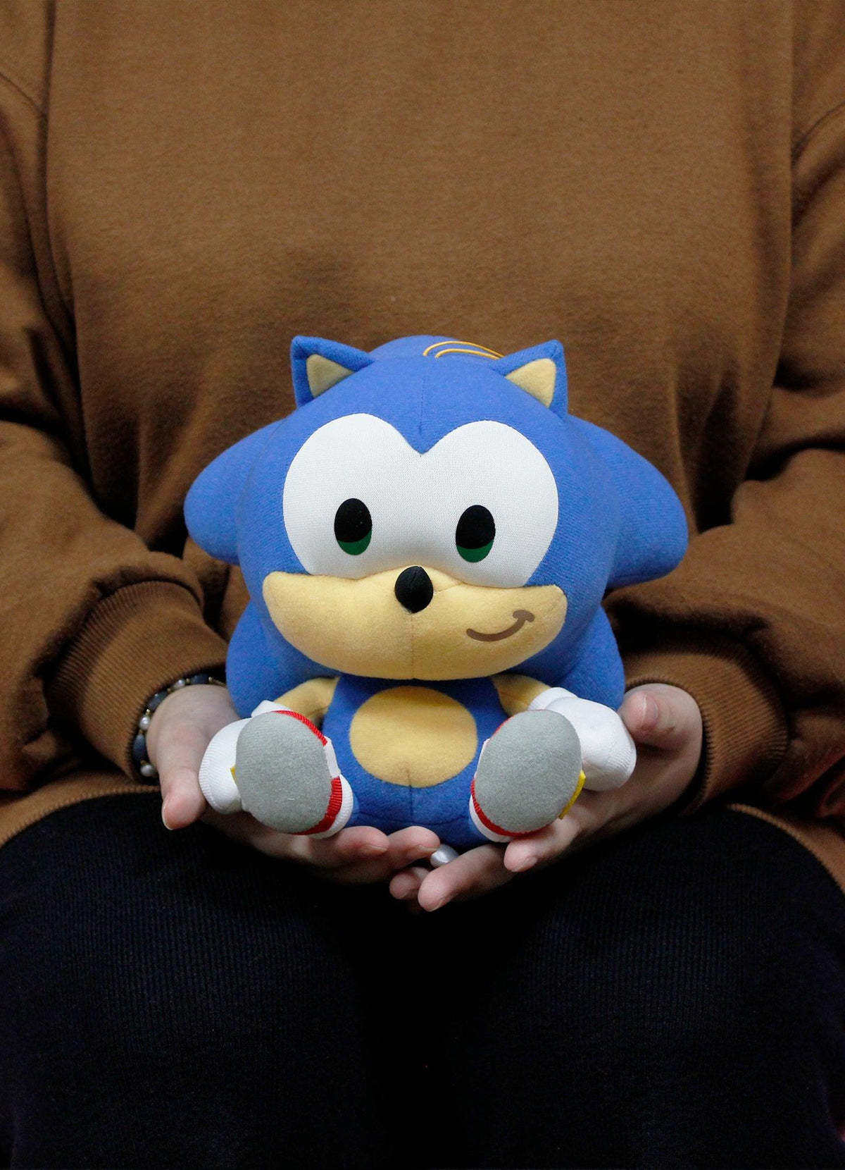 Sonic Hedgehog - SD Sonic The Hedgehog Sitting Plush 7"H - Great Eastern Entertainment
